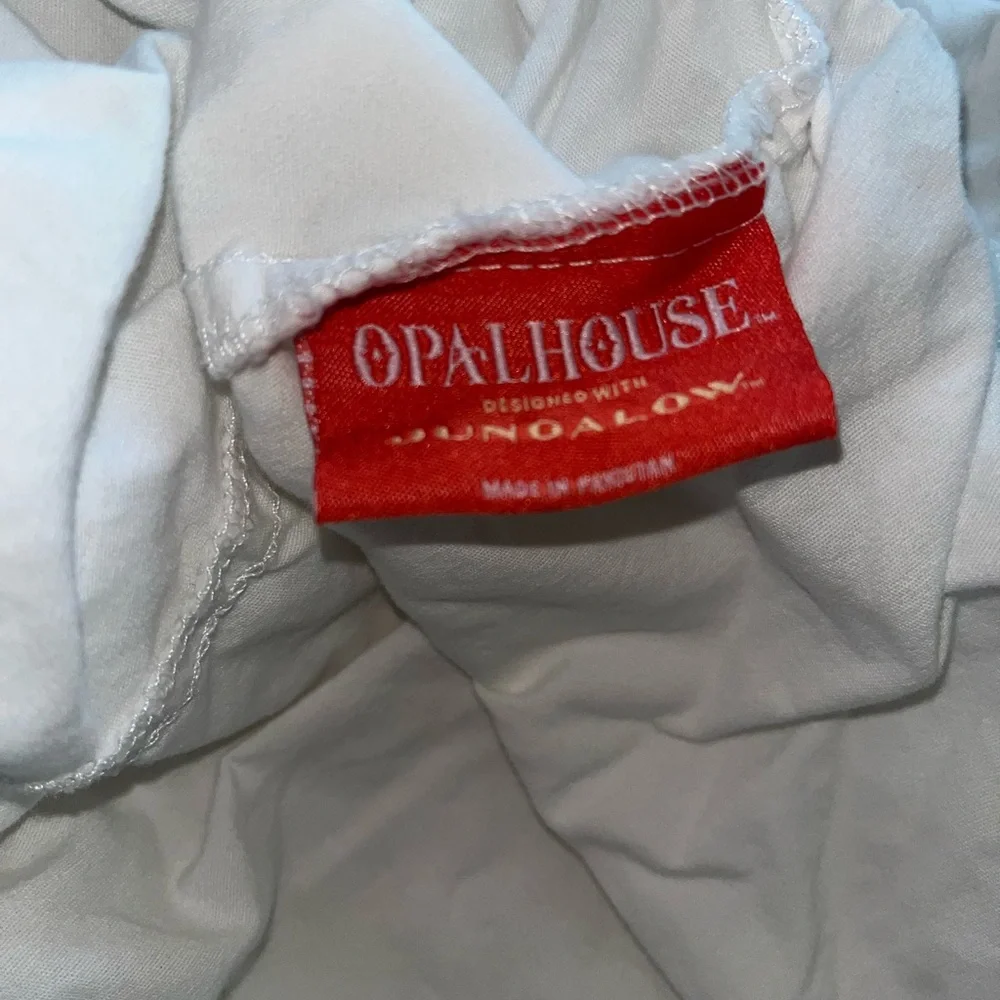 Dorm Ready!  White Fringe pillow case, top and fitted sheet, Opal House